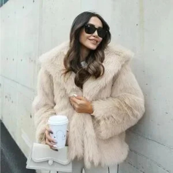 Jackets & Blazers - Luxurious Beige Faux Fur Coat jacket fauf fur shearling